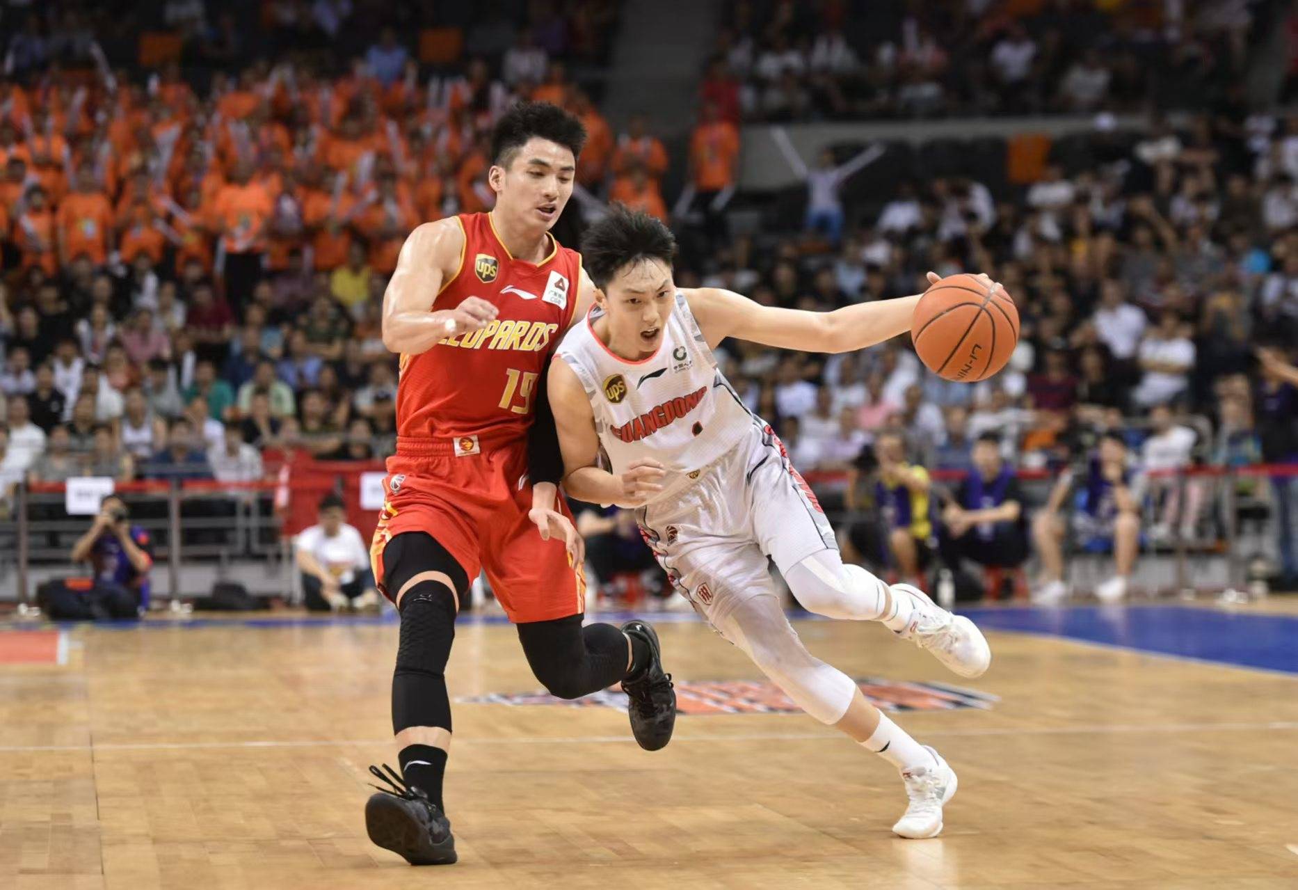 男篮职业联赛中球员的团队合作精神 男篮职业联赛中球员的团队合作精神