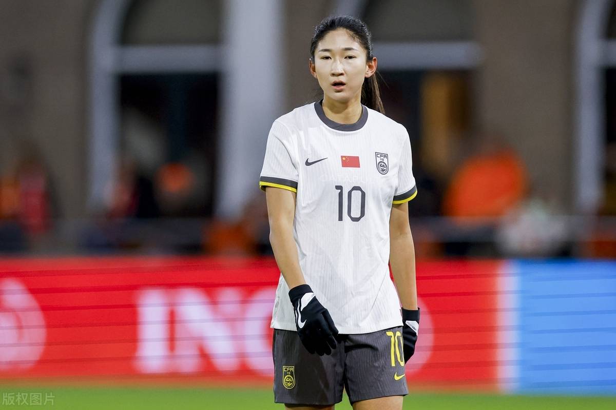 关于新赛季女足球员转会市场亮点频现，悬念重重的信息