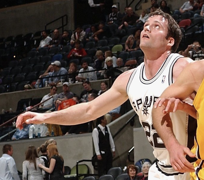 步行者队大前锋鲍勃特纳利申请转会到西部联盟的简单介绍