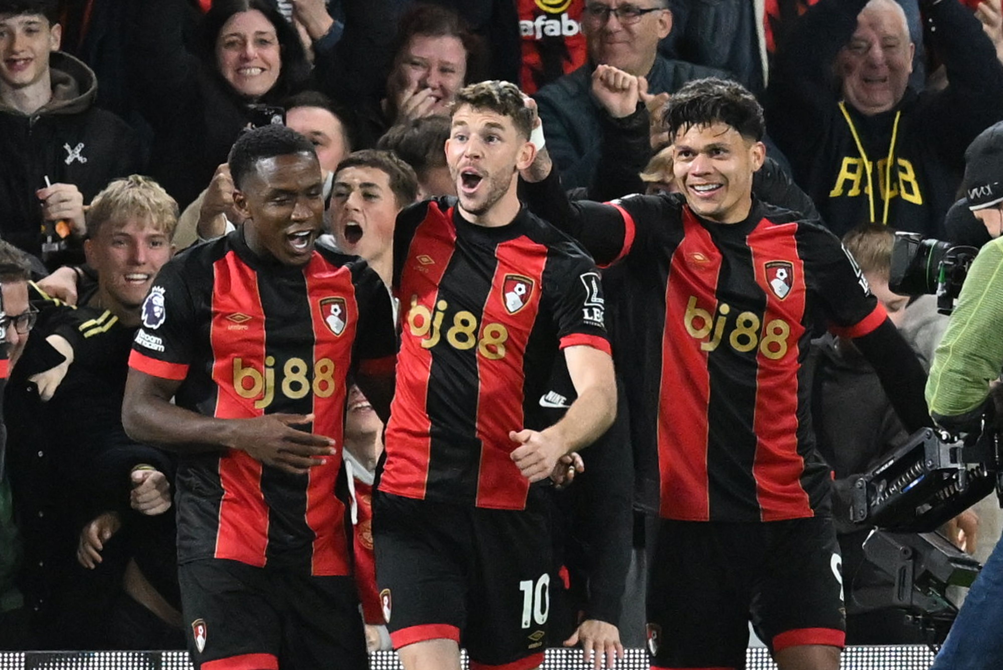 包含沃特福德逆袭博恩茅斯,重返联赛上游的词条 包含沃特福德逆袭博恩茅斯,重返联赛上游的词条