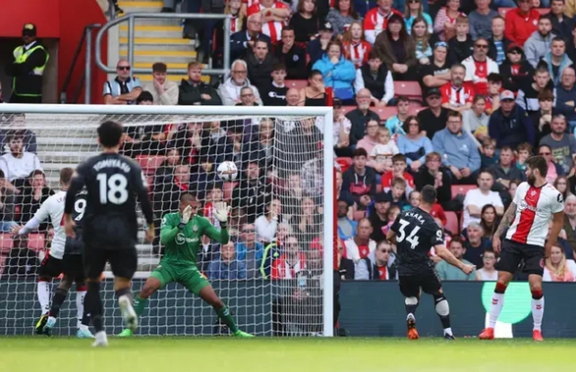 关于阿森纳客场逼平南安普顿，难取全胜的信息