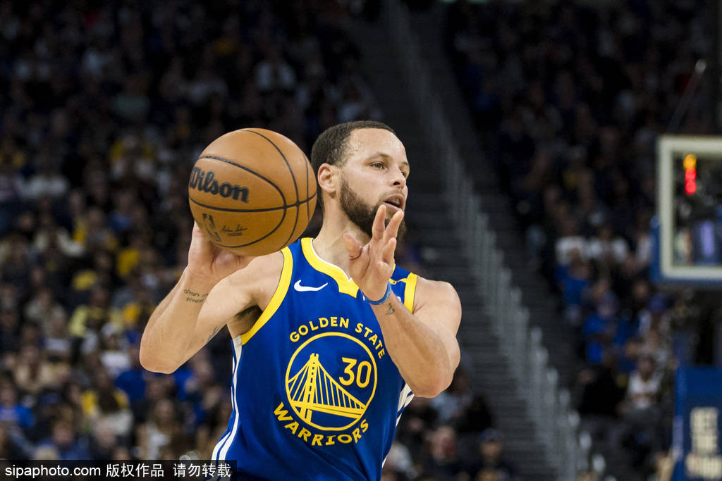 关于勇士客场擒下对手,库里发挥稳定贡献关键三分的信息 关于勇士客场擒下对手,库里发挥稳定贡献关键三分的信息