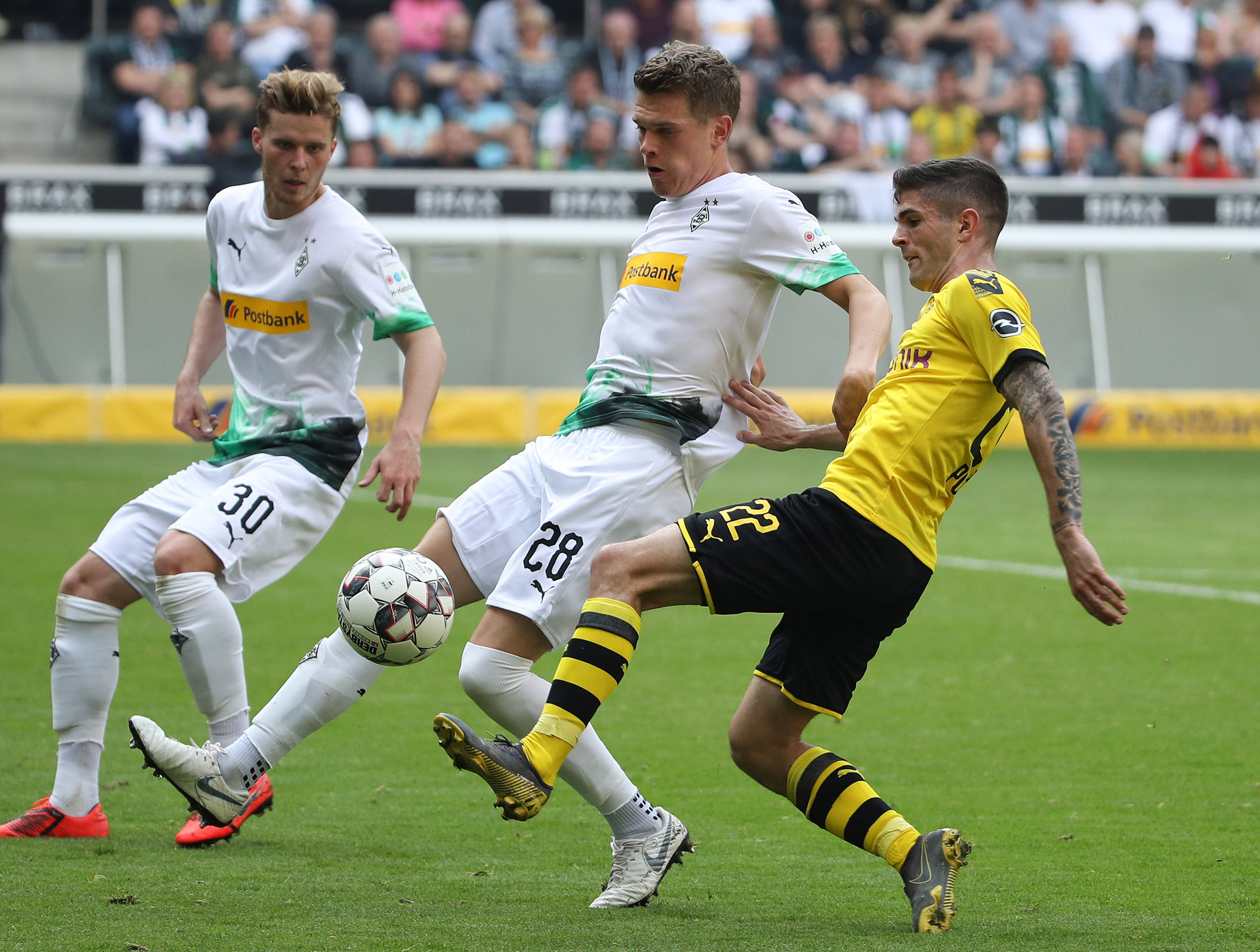 包含斯图加特客场不敌门兴格拉德巴赫,遭遇连败的词条 包含斯图加特客场不敌门兴格拉德巴赫,遭遇连败的词条