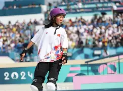 加拿大滑板运动员领先！冲刺终点线的简单介绍