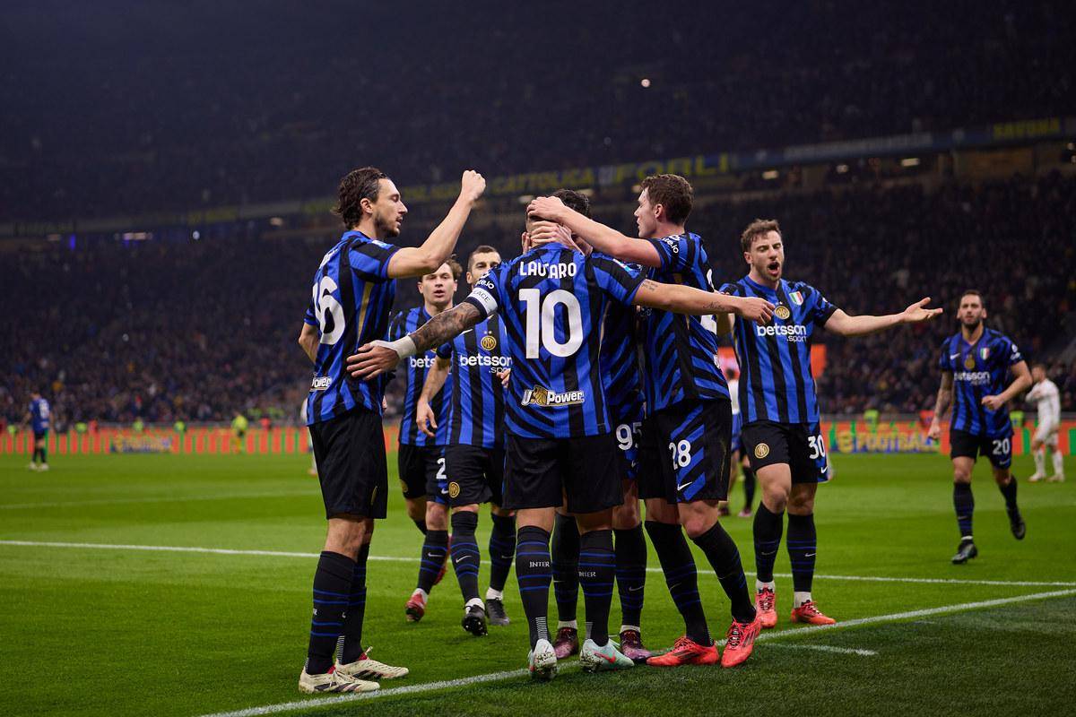 关于拉齐奥球迷呼吁球队提高比赛竞争力的信息