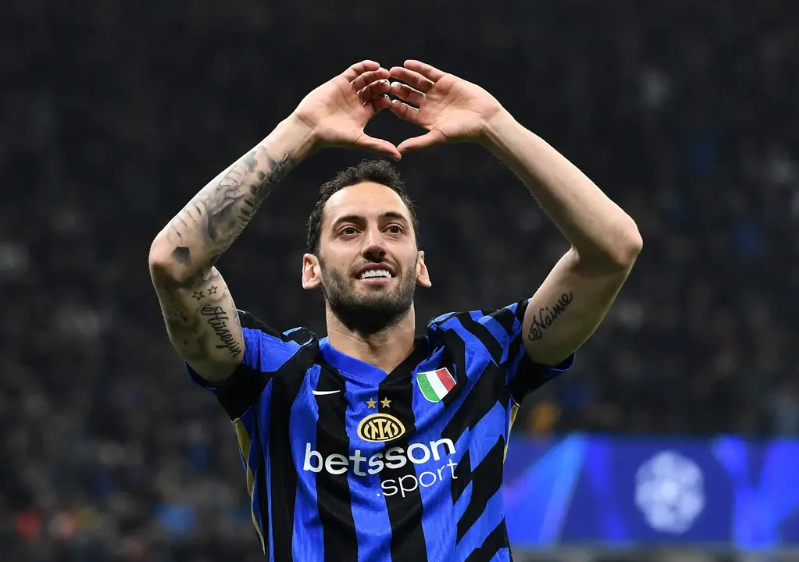 勒沃库森大胜晋级一轮