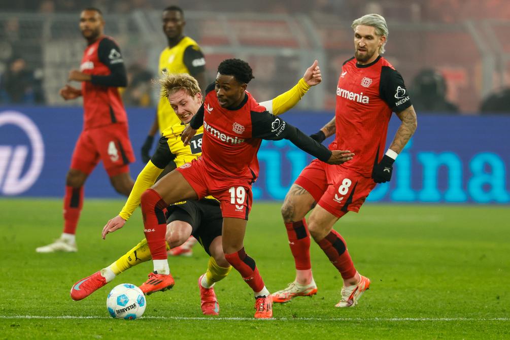 勒沃库森大胜晋级一轮