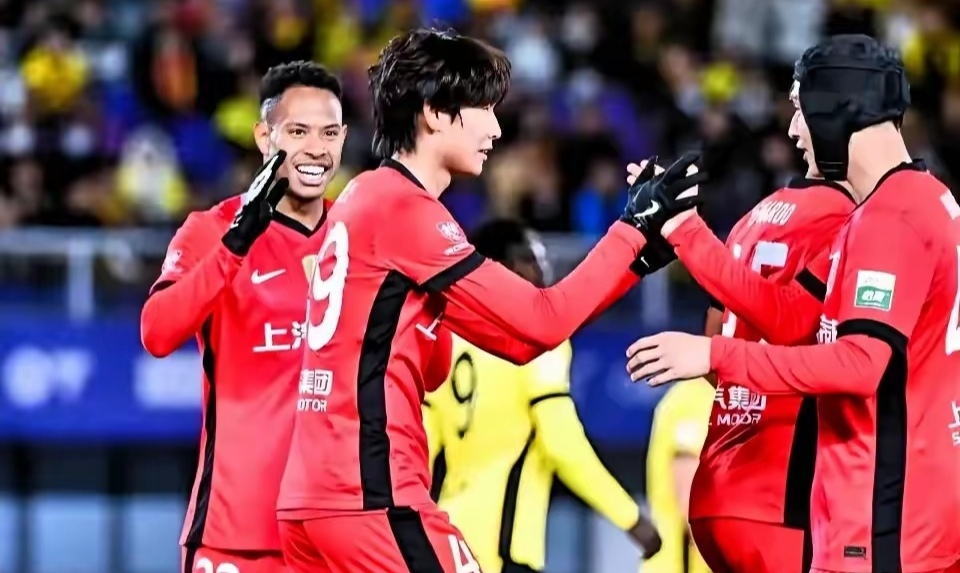 全红战：上海申花挑战广州富力的简单介绍
