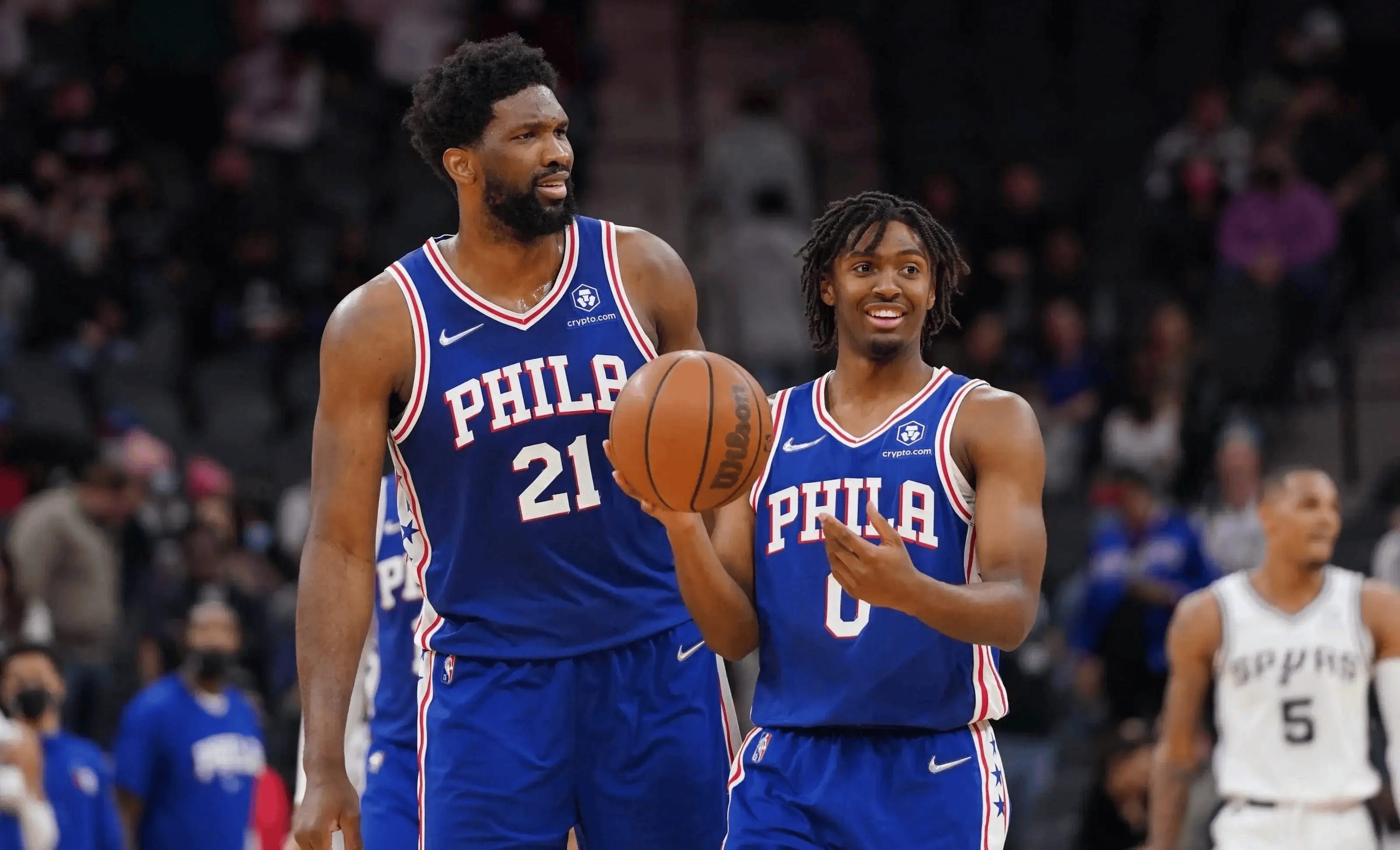 包含76人力擒篮网，恩比德一掷半打的词条