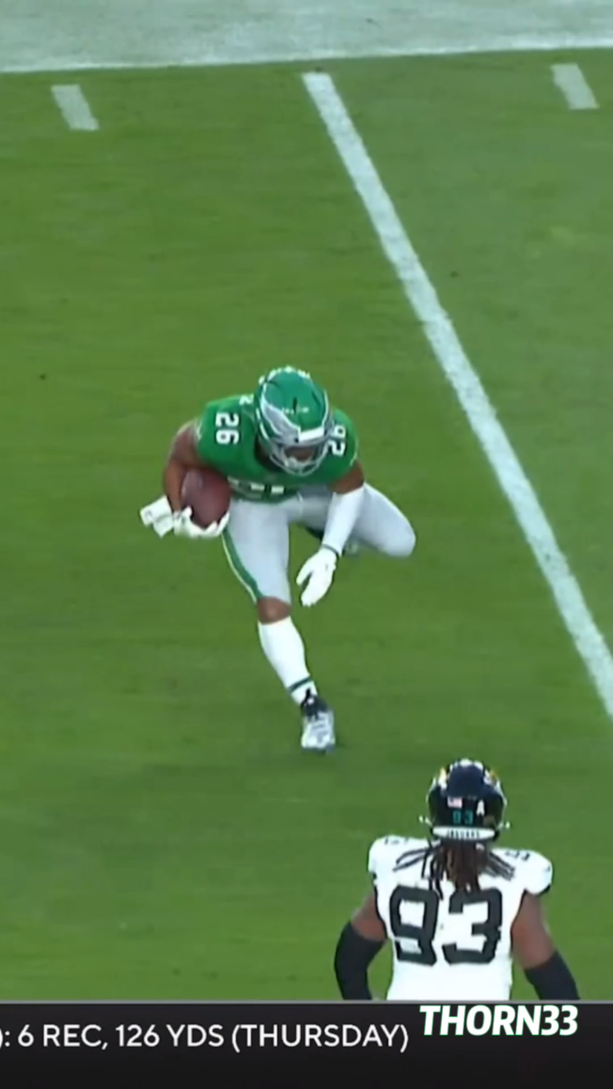 橄榄球战术调整奏效，成功扭转局势